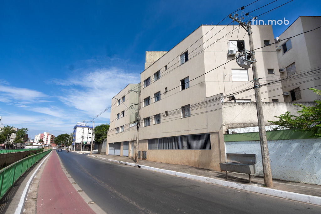 Fachada de prédio anunciado pela Fin-Mob em Montes Claros